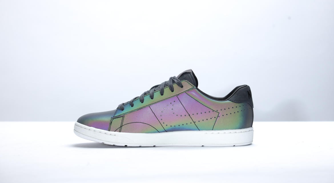 Nike tennis clearance classic iridescent